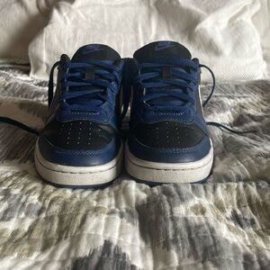 Nike Court Borough Low 2